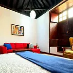 Caleton-gara-suites Nyaraló *